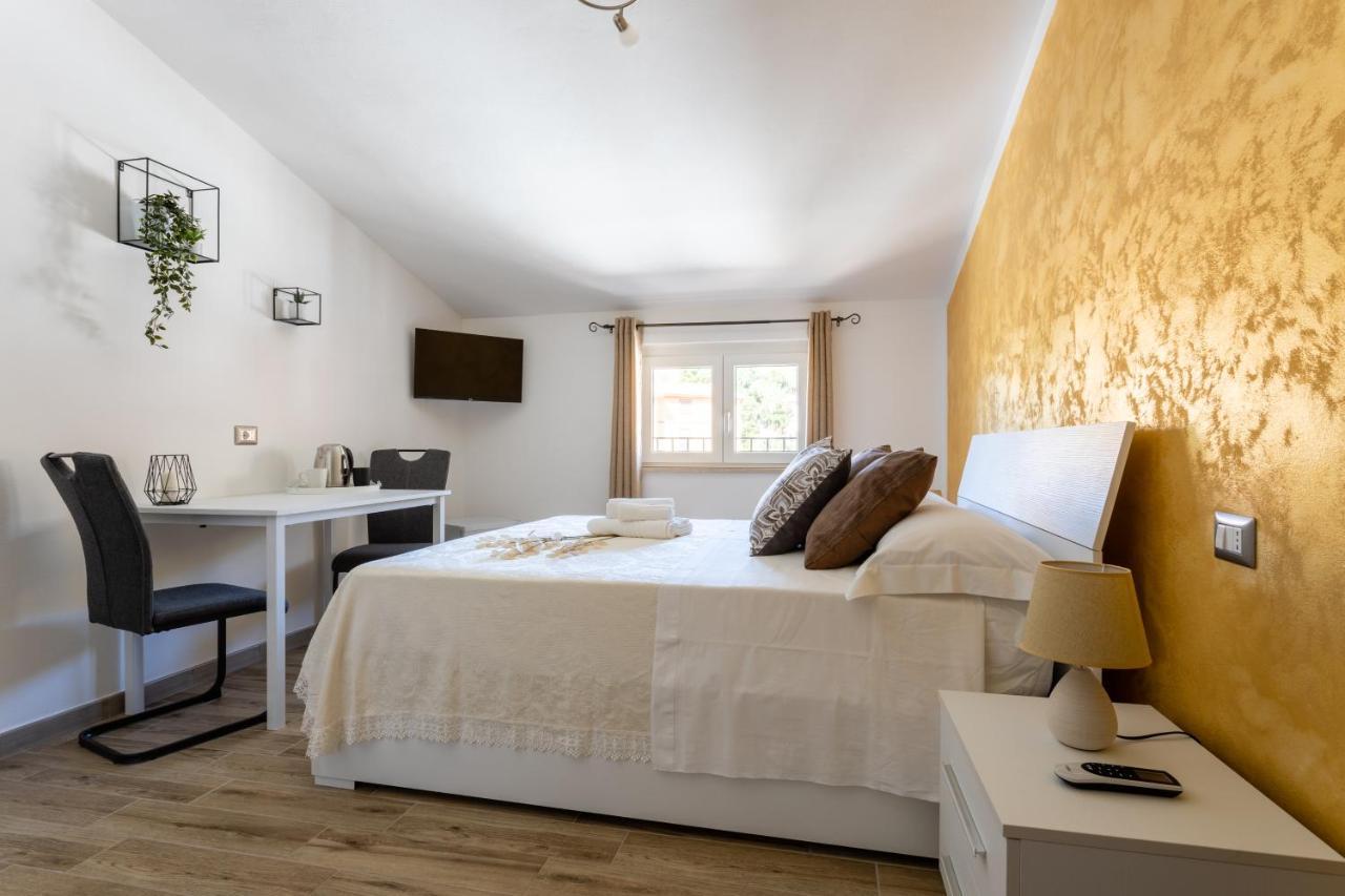 Cadoni Guest House Bosa Exterior foto
